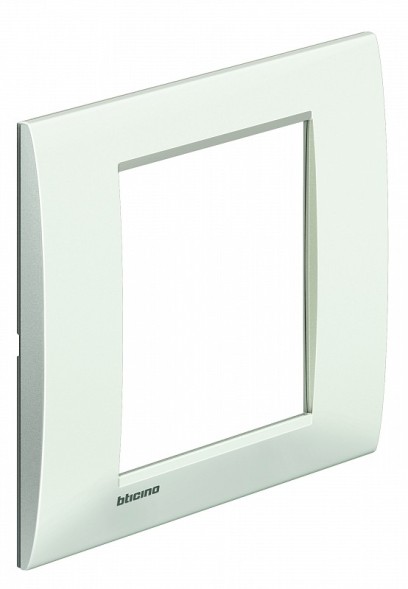 Рамка Bticino LivingLight Квадрат Белый 3+3 модуля LNA4826BI