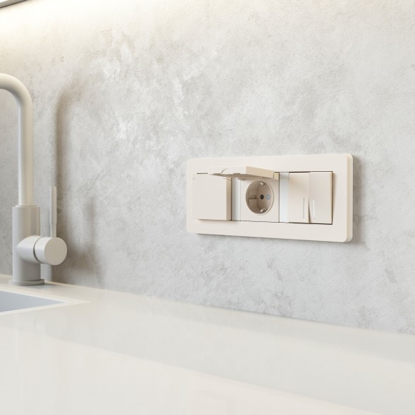 Розетка с заземлением и шторками c крышкой IP44 айвори матовый Werkel W1171262