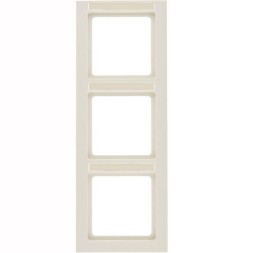 Рамка Berker Q.1 Белый с эффектом бархата, с полем для надписей 3 поста вертикальная 10136012