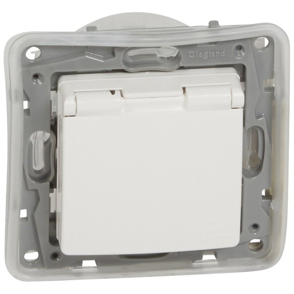 Розетка Legrand Etika белый 2К+З IP 44 с откидной крышкой и шторками - немецкий стандарт - автоматические зажимы - 16 А - 250 В~ 672232