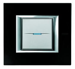 Рамка Bticino Axolute Квадрат Черное стекло 2-модульная HA4802VNN