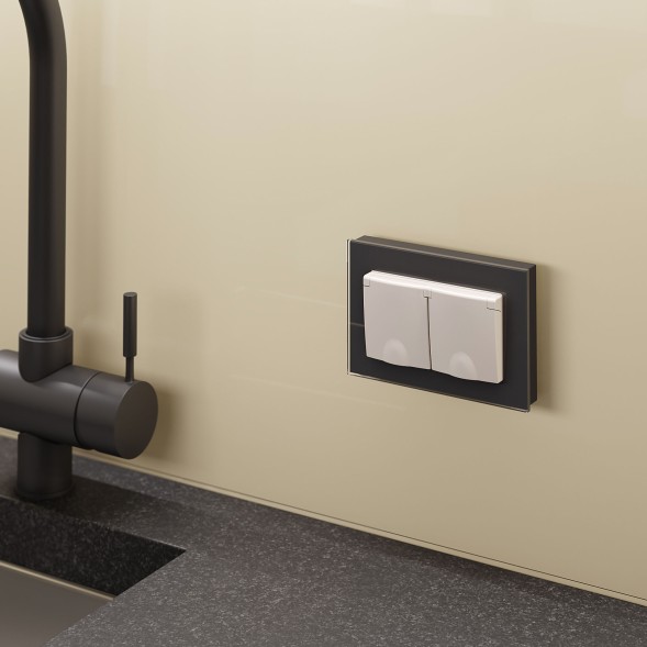 Рамка из стекла для двойной розетки Favorit черный Werkel W0081108