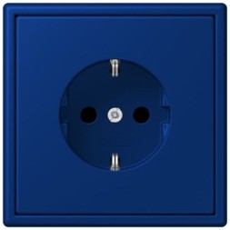 Розетка Jung Les Couleurs® Le Corbusier bleu outremer fonce SCHUKO® со встроенной повышенной защитой от прикосновения LC1520KI4320T
