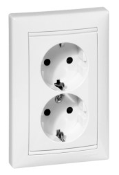 Розетка Legrand Valena Белый 2-ая с/з литая 774400