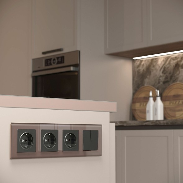 Рамка из стекла на 4 поста Favorit латте Werkel W0041142