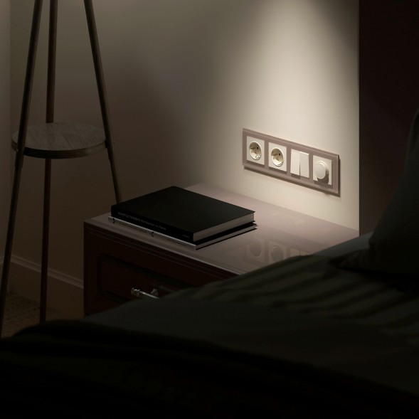 Рамка из стекла на 4 поста Favorit латте Werkel W0041142