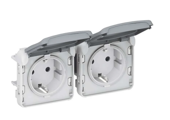 Розетка 2х2К+З горизонтальная немецкий стандарт Legrand Plexo серый 069576