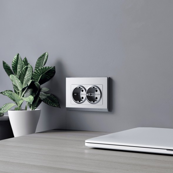 Рамка из поликарбоната для двойной розетки Stark серебряный матовый Werkel W0081865