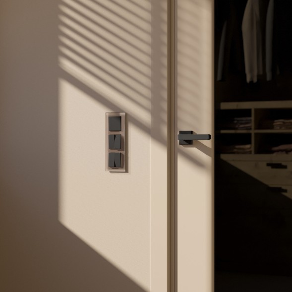 Рамка из стекла на 3 поста Favorit латте Werkel W0031142