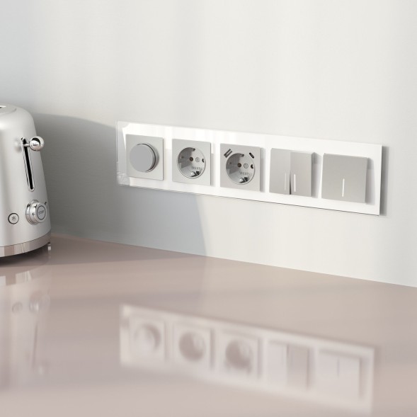 Рамка из стекла на 5 постов Favorit белый Werkel W0051101