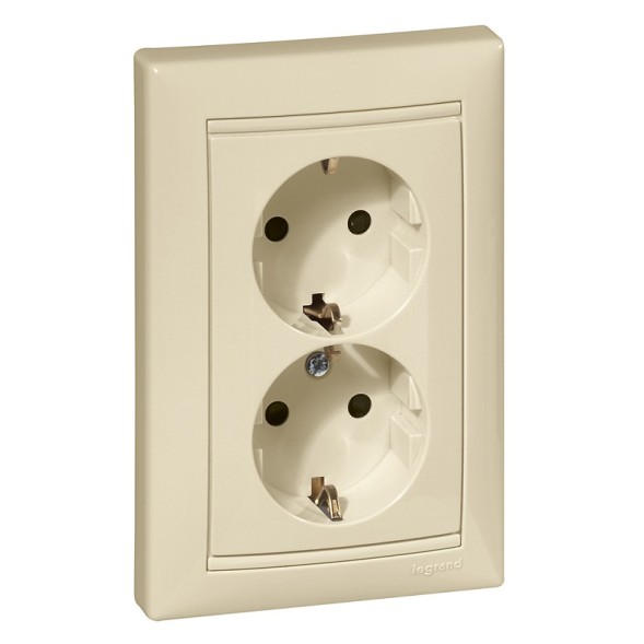 Розетка Legrand Valena Слоновая кость 2-ая с/з 774370