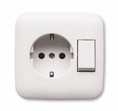 Блок переключатель и розетка ABB Reflex SI слоновая кость SCHUKO в одном корпусе 2CKA001611A0169 4310/6 EUJ-214