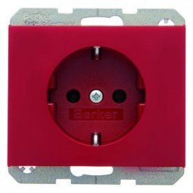Штепсельная розетка Berker K.1 красный с блеском SCHUKO 47157015