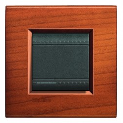Рамка Bticino LivingLight Квадрат Американская вишня двухмодульная LNA4802LCA