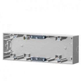 Коробка для наружного монтажа Berker K.5 полярная белизна с блеском трехместная 10537009