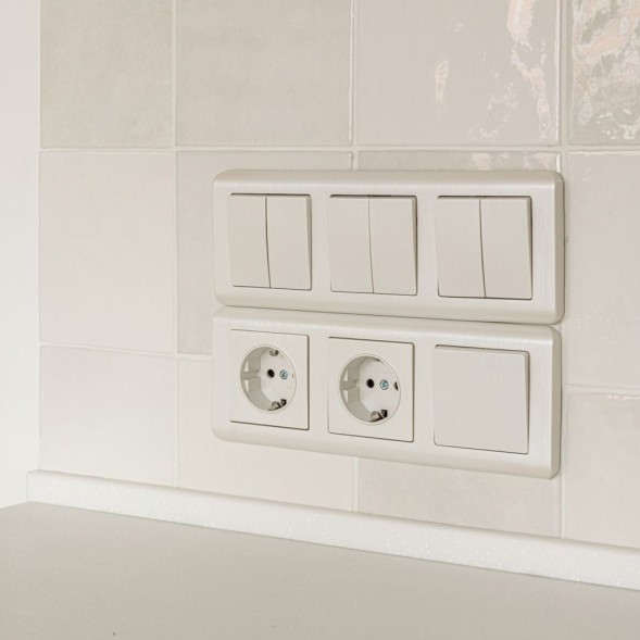 Выключатель двухклавишный проходной (перламутровый рифленый) Werkel W1122013