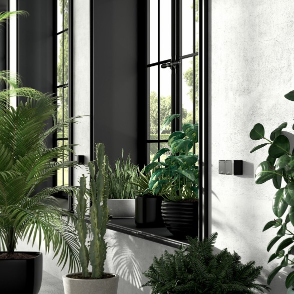 Розетка влагозащ. с зазем. с защит. крышкой и шторками Gallant черный/хром Werkel W5071235